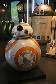 aus dem neuesten Star Wars Film: der kuglige BB-8 Droid (©Foto. Martin Schmitz)